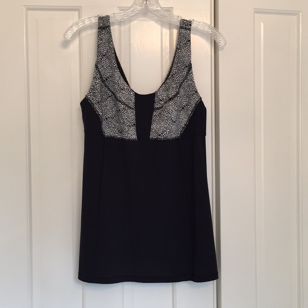 Lulu lemon yoga flared top with 2 back slits.